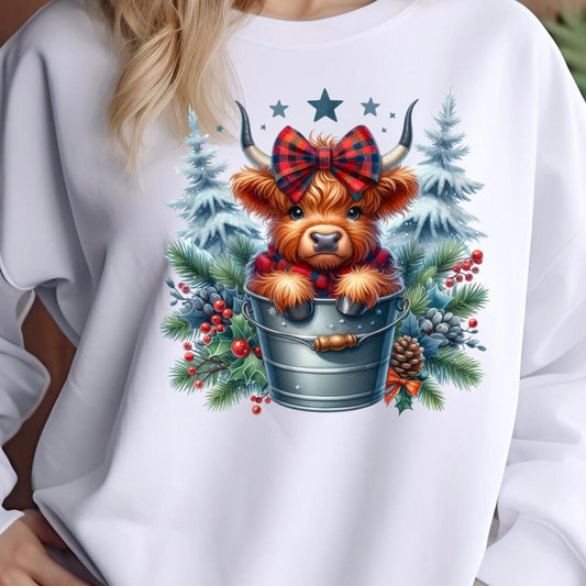 Highland Cow Christmas Sweatshirt: Cozy Farm Animal Holiday Pullover