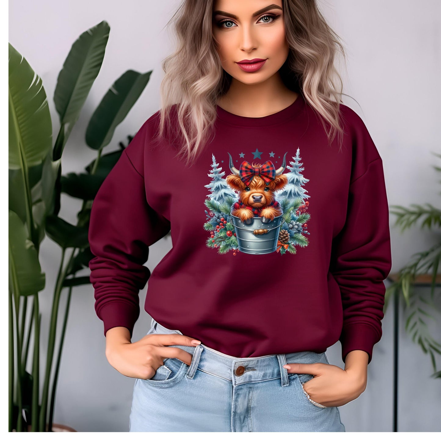 Highland Cow Christmas Sweatshirt: Cozy Farm Animal Holiday Pullover